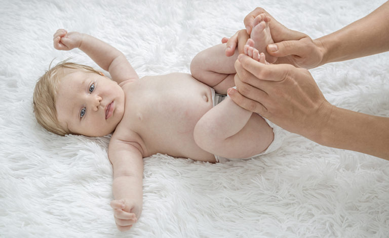 Les bienfaits des massages pour bébés